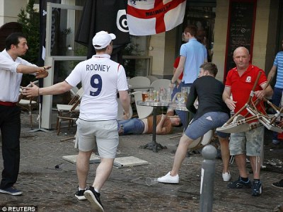 Fights break out between groups of football fans in Lille