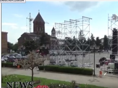 Հռոմի պապը Գյումրիի հրապարակում կշրջի իր սպիտակ պապամոբիլով