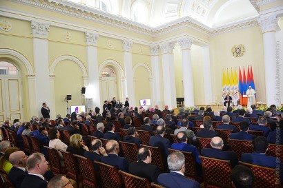 Հռոմի Պապը Հայաստանում իր ելույթը սկսել է Չարենցից մեջբերումով
