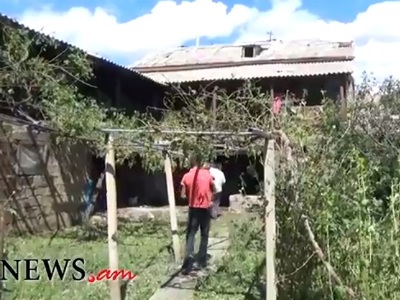 Ստիպված իջել ենք նկուղ. կարկուտը վնասել է ամբերդցի ընտանիքի տան տանիքը