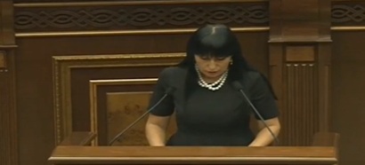 Հիվանդ է, Ռոբին Հուդն է. Նաիրա Զոհրաբյանը՝ Կոստանյանի հրաժարականի մասին