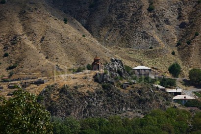 Բջնիի ամրոց. պատմություն եւ առասպելներ
