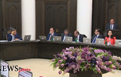 Մինչեւ վերջ չհասկացա. վարչապետը նկատողություն արեց Լեւոն Մկրտչյանին