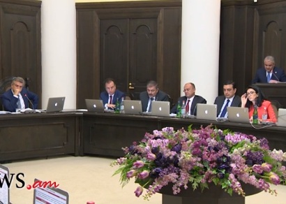 Ինչո՞ւ եք այսքան ժամանակ պահել այս գույքը. վարչապետը նկատողություն արեց Արման Սահակյանին