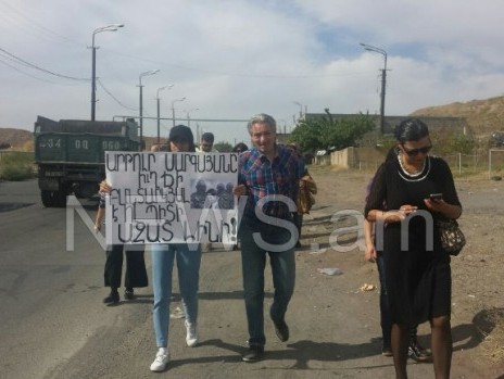 Արթուրը խղճի բանտարկյալ է. քաղաքացիները երթով ուտելիք տարան «Հաց բերողին»