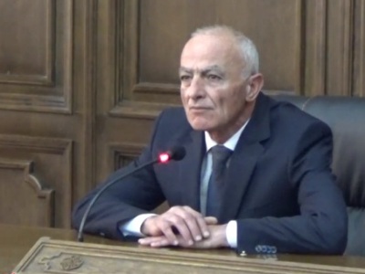Լենինի նկարը կոմունիստները կախում են չէ՞. ինչու՞ Ծառուկյանինը չի կարելի. ԲՀԿ պատգամավոր