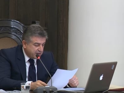 Ստրիպտիզ ակումբները վերացնել բազմաբնակարան շենքերից. վարչապետի հանձնարարականը