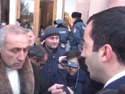 Ավոյի չվանով խորը մի մտի. քաղցրաշենցիները վրդովված եկել էին Կառավարություն