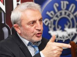 Հերոսին պարտադրանքով չեն հարգում. Արամ Մանուկյան