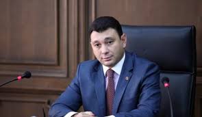 Տիկին Բարգավաճ Հայաստան. Շարմազանովը հեգնեց Նաիրա Զոհրաբյանին