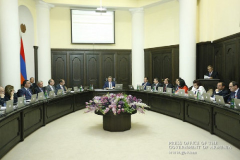 Կառավարությունը 1 րոպե լռությամբ հարգեց Արմեն Երիցյանի հիշատակը