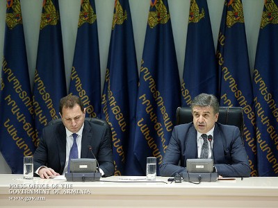 Կարեն Կարապետյանը ներկայացնում է արտակարգ իրավիճակների նոր նախարարին