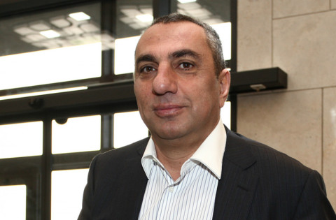 «Շմայս ախպորս արդեն ջղայնացրիք». Սամվել Ալեքսանյանը ու Առաքել Մովսիսյանը միմյանց «օգնության հասան»