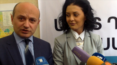 «Ազատ դեմոկրատների» բուկլետները՝ նաև «Ծառուկյան» դաշինքի եւ ՀՎԿ շտաբներում