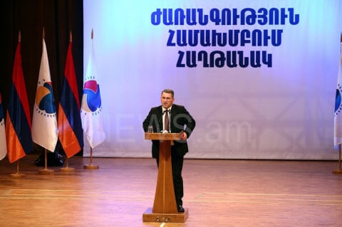 Նատալին ցույց են տալու, Մարգրիտին կնության են տալու. Արմեն Մարտիրոսյան