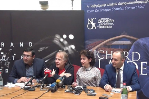 Հանրահայտ դաշնակահար Ռիշար Կլայդերմանի հանդիպումը լրագրողների հետ