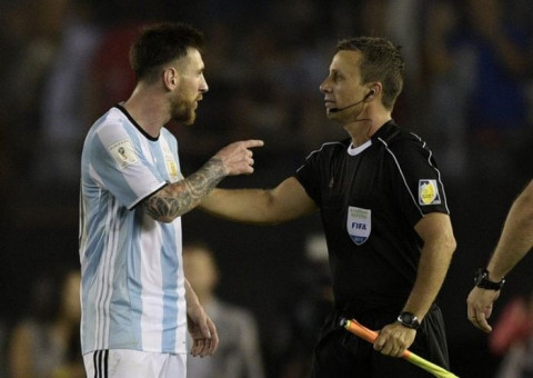 Messi: My words were not directed at assistant referee