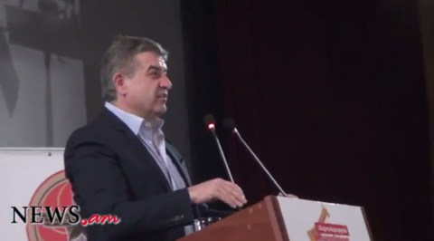 Գիրք կարդում եմ, բանավիճում եմ, ըմպում եմ. ի՞նչ արվեստի է տիրապետում Կարեն Կարապետյանը