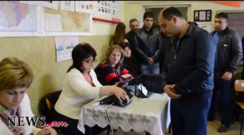 Հանուն մեր հոգսաշատ մարզի. Մարտուն Գրիգորյանը քվեարկեց Գյումրիում