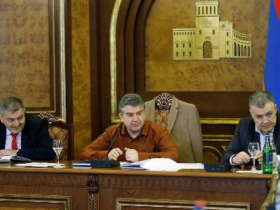 Եթե կպած աշխատես, էս տարի առնվազն 10 000 աշխատատեղ կստեղծես. վարչապետը՝ Կարայանին