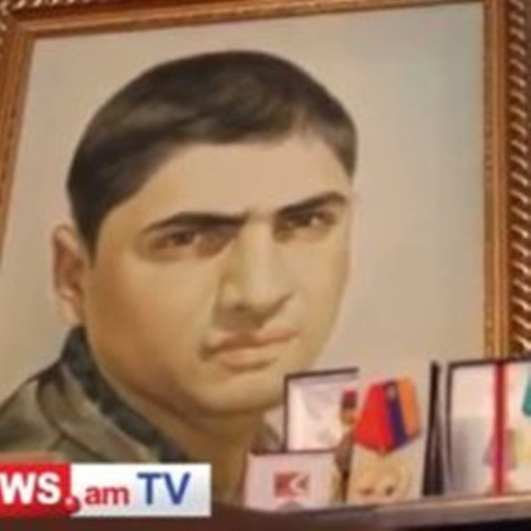 Ասում էր՝ էդքան մի եկեք, էստեղ տղերք կան, ում ծնողները չեն կարողանում գալ. քառօրյա պատերազմում զոհված Վահեի մայր