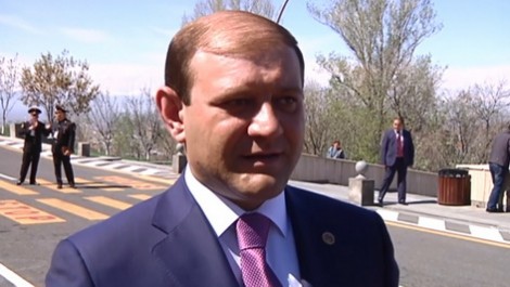 No comment. Տարոն, մի թավուր սեւացել ես, քարոզարշավը սկսվել ա