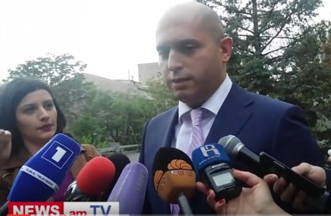 Սիրում եմ ԱԺ-ի բոլոր միկրոֆոնները. Արմեն Աշոտյան