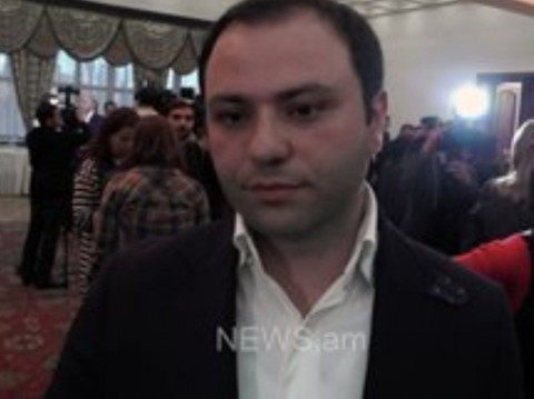 Ամեն ինչ պարոն Ծառուկյանի հետ համաձայնեցված ա. Աբրահամ Մանուկյանի որդին վայր չի դնի մանդատը