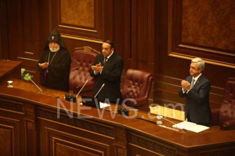 Ն.Ս.Օ.Տ.Տ. Գարեգին Բ կաթողիկոսը օրհնեց նոր ԱԺ անդրանիկ նիստը