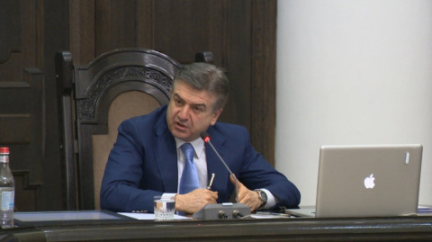Անթրաշ, չստիկով, սիգարետը բերանին, Սեւանի տեղը Երեւանյան լիճ են տանում. վարչապետը դժգոհ է տաքսիստներից