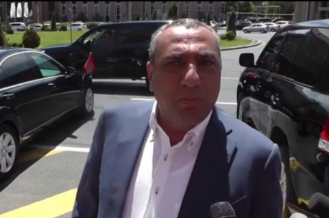 Մեր երեխու շորը մենք ենք կարել, ինչ 25 հազար. Սամվել Ալեքսանյանը՝ դստեր հարսանեկան ճոխ զգեստի մասին