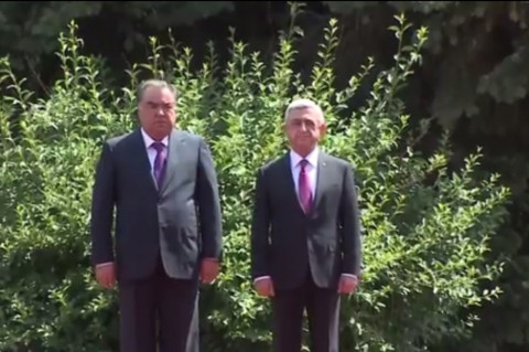 Տաջիկստանի նախագահի պաշտոնական դիմավորումը նախագահի նստավայրում