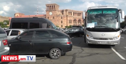 Հանրապետության հրապարակից «Զվարթնոց» մեկնող ավտոբուսի ուղեւորները առաջարկում են փոխադրավարձը 200 դրամ դարձնել