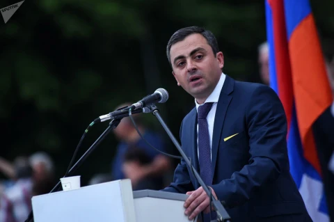 Պարոն Մակրոն, մենք առանց այդ էլ շատ խնդիրներ ունենք. Իշխան Սաղաթելյան