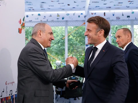 Էմանուել Մակրոնի ստորությունը. Քաղաքական վերլուծաբան