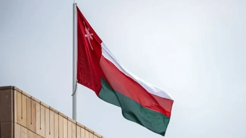 Оман сообщил о ранении двух человек в результате удара по жилому дому на побережье Ормузского пролива