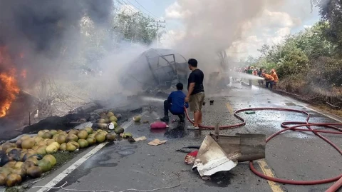 At least 16 killed in bus-tanker truck collision in Indonesia