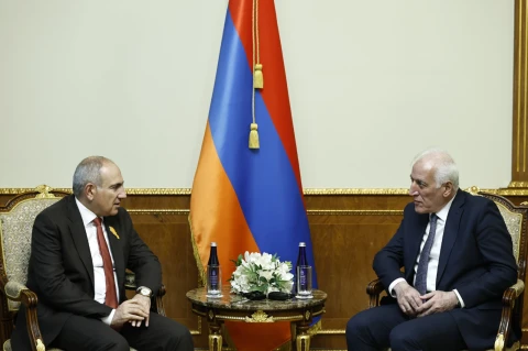Քարոզարշավի մեկնարկից առաջ հանդիպել են Փաշինյանն ու Խաչատուրյանը. ի՞նչ են քննարկել