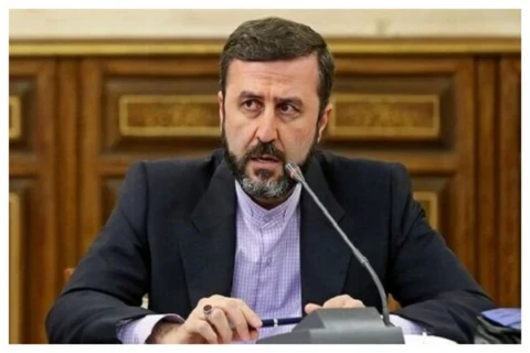 Իրանը հորդորել է Ֆրանսիային և Բրիտանիային՝ զերծ մնալ Հորմուզի նեղուցի շուրջ ճգնաժամի էսկալացիայից
