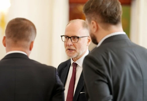 Министр обороны Латвии ушёл в отставку после инцидентов с дронами