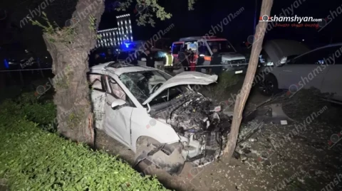Նժդեհի հրապարակում բախվել են Hyundai-ն և BYD-ը ու հայտնվել գազոնում․ վարորդներից մեկը վարելու իրավունք չի ունեցել