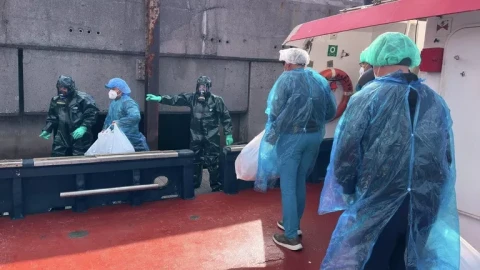 В Испании планируют высадить с судна с хантавирусом еще 22 человека