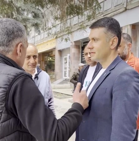 «Построим армянское государство»: Сурен Петросян призвал к искреннему диалогу с народом