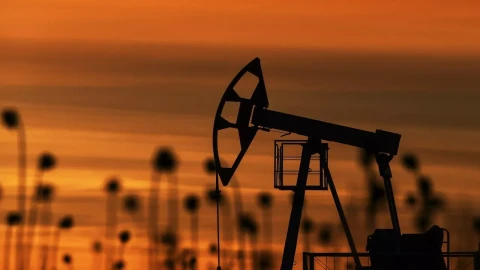 Brent подешевела до $106,32 за баррель