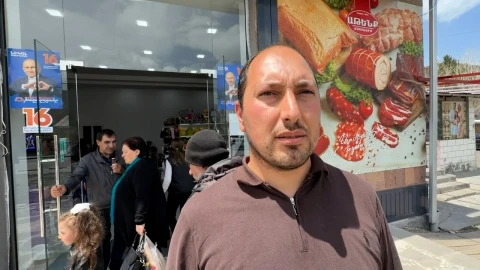 Владелец сельского супермаркета разместил у входа фотографии Пашиняна: «Не знал, что это нарушение»
