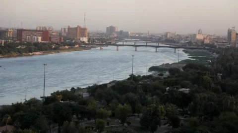 AFP: Формирование нового правительства Ирака отметили артиллерийскими залпами в центре Багдада