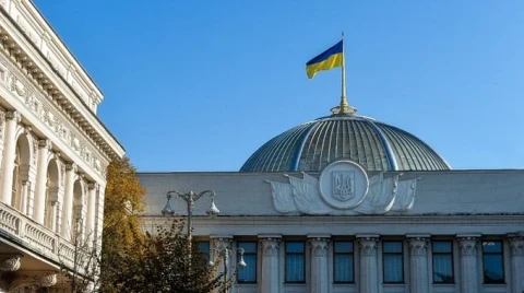 В парламенте Украины начали сбор подписей с требованием уволить главнокомандующего Вооружёнными силами