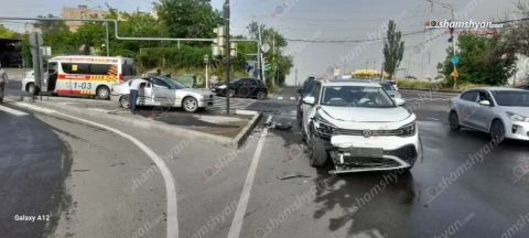 Թբիլիսյան խճուղի - Զ. Քանաքեռցի փողոցի խաչմերուկում բախվել են Volkswagen-ն ու BMW-ն. կան վիրավորներ