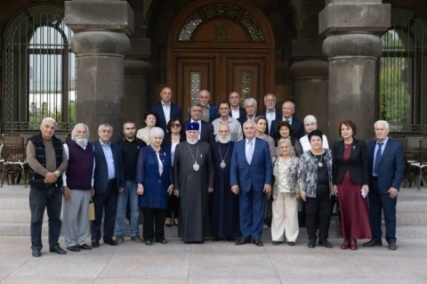 Ամենայն Հայոց Կաթողիկոսն ընդունել է արցախահայության ներկայացուցիչներին