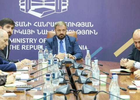 Newspaper: Armenia greenhouse owners “revolt” in economy minister’s office